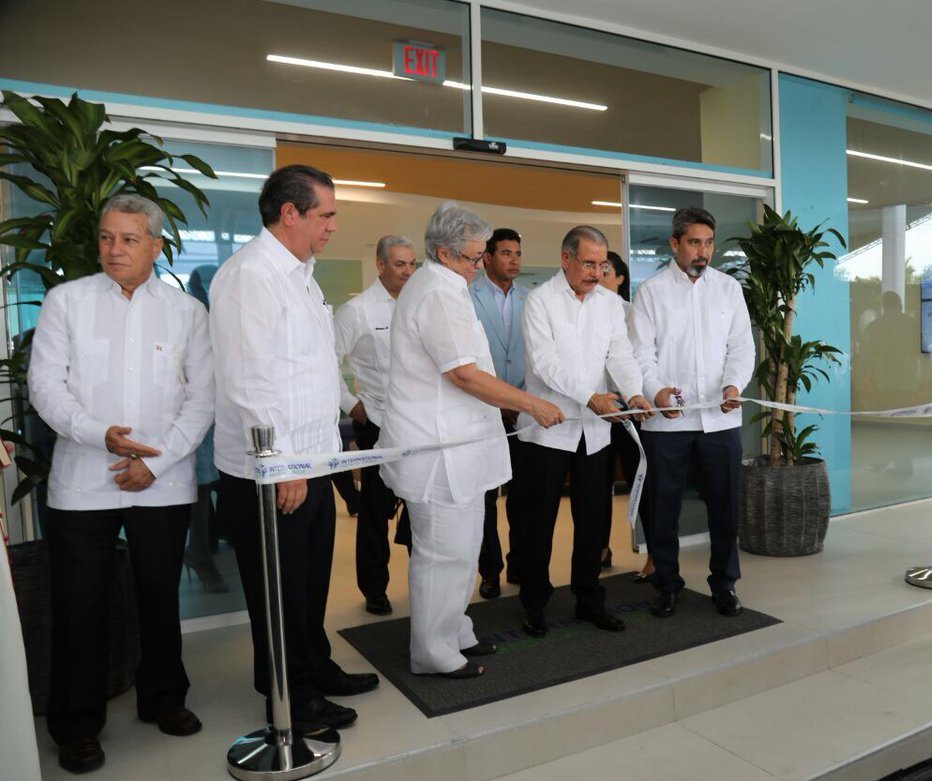 Presidente Medina encabeza inauguración de moderno hospital en Punta Cana