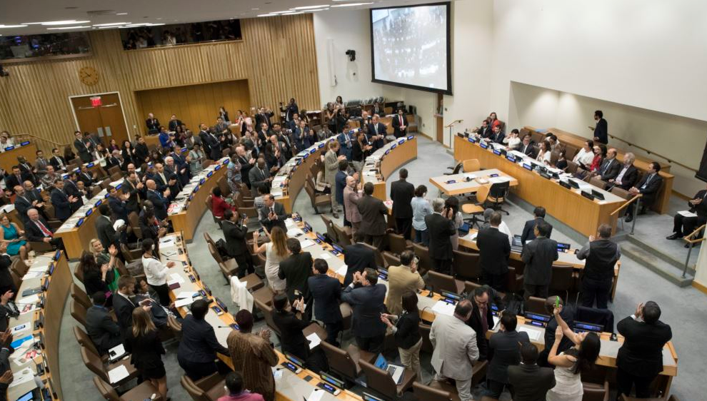 Más 120 países de la ONU aprueban Primer Tratado Nuclear