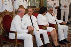 Presidente Medina recibe cartas credenciales de varios embajadores