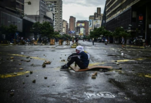Oposición venezolana presiona a  Maduro con paro general contra la Constituyente 