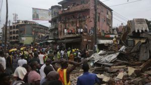 Ocho muertos en Nigeria tras derrumbe de edificio