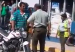 Arrestan agente AMET  que a punta de pistola retuvo motocicleta a hombre en Hato Mayor