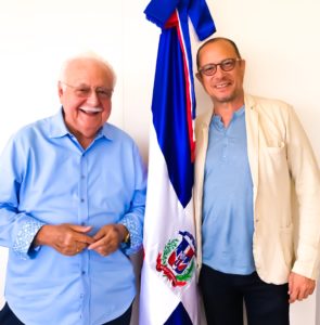 PARÍS, Francia- El ministro de Energía y Minas, Antonio Isa Conde, visitó hoy las oficinas de la Delegación Permanente de la República Dominicana ante la Organización de las Naciones Unidas para la Educación, la Ciencia y la Cultura (Unesco).
