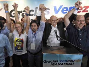 Oposición venezolana decide participar en elecciones de gobernadores