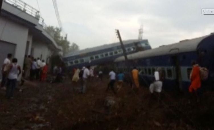 Reportan al menos 23 muertos en un accidente de tren en la India