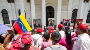 El presidente Nicolás Maduro convocó para el lunes a una marcha en Caracas en rechazo a las advertencias del presidente estadounidense Donald Trump sobre una 