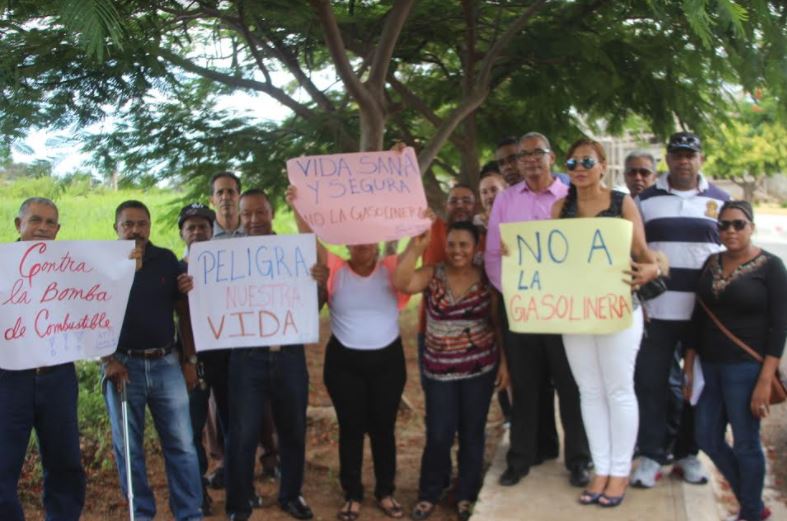 Vecinos se oponen a construcción de estación gasolina en avenida España