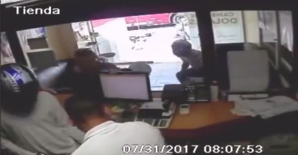 Video muestra asalto a oficina de remesas en Santiago Rodríguez