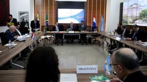 Mercosur suspende a Venezuela indefinidamente por “ruptura del orden democrático”