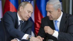 Benjamín Netanyahu pidió este miércoles a Vladimir Putin que frene la influencia del régimen iraní en Siria, durante una reunión que mantuvieron en el balneario ruso de Sochi, a orillas del mar Negro.
