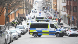 Atacan con un cuchillo a un policía en Suecia