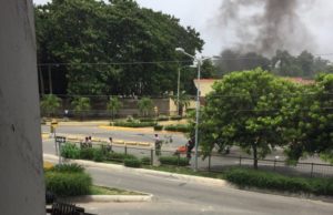 La Universidad Autónoma de Santo Domingo (UASD) volvió a suspender la docencia por tercer día consecutivo en su sede central, debido a las manifestaciones registradas en su entorno, luego del homicidio del dirigente del Frente Amplio de Lucha Popular (Falpo), Bladimir Lantigua Valdera.