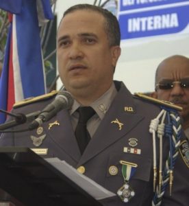 Ayer miércoles, mediante el decreto 320-17, el presidente Danilo Medina destituyó al mayor general Nelson Peguero Paredes, como director general de la Policía y designó al general Bautista Almonte.
