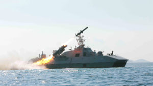 Salite de EEUU capta momento en que Corea del Norte carga dos misiles de crucero antibuque