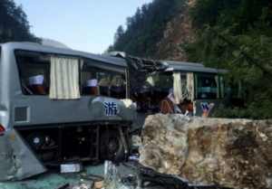 Al menos 36 muertos por accidente de autobús en China