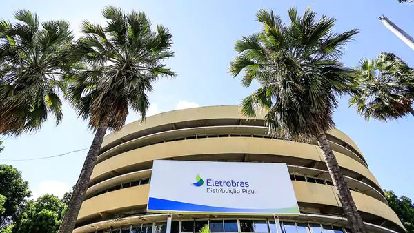 El mercado brasileño aplaudió el martes la propuesta del Gobierno de privatizar la estatal brasileña Eletrobras, la mayor empresa de energía del país, una medida que ayudará al Ejecutivo a reducir el abultado déficit de sus cuentas públicas.