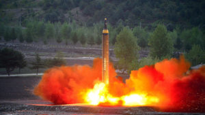 Corea del Norte ha confirmado que el misil balístico que lanzó este viernes corresponde a un proyectil Hwasong-12. Tras la prueba de este misil 