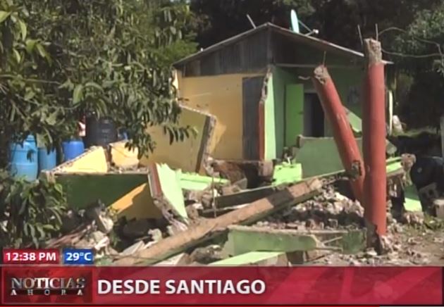 Residentes en Santiago que perdieron sus casas por huracán María piden ayuda al Gobierno