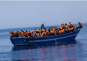 Rescatan a 157 migrantes en el Mar Negro