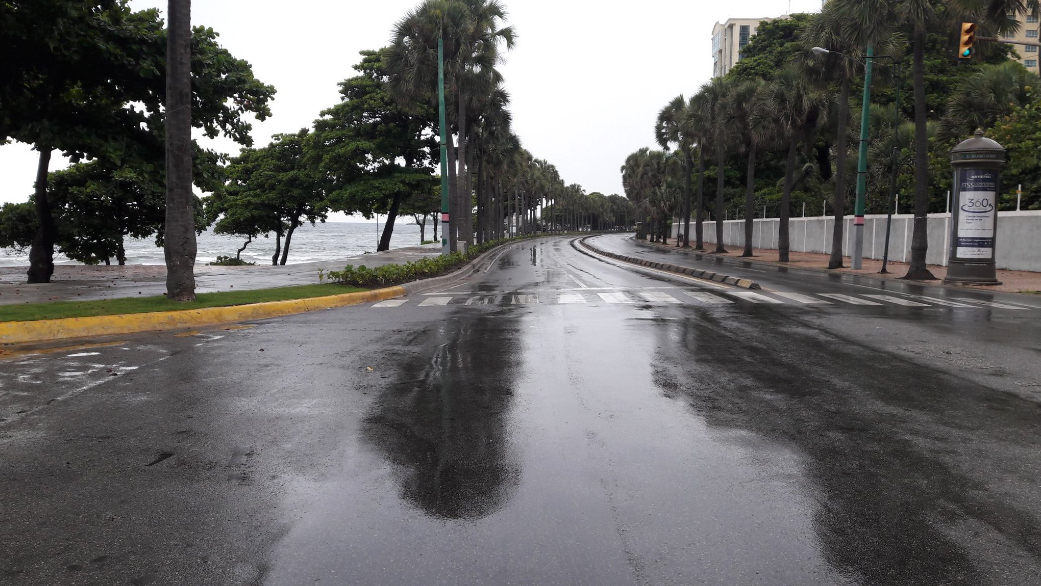 Malecón de SD es cerrado tras el paso del huracán Irma