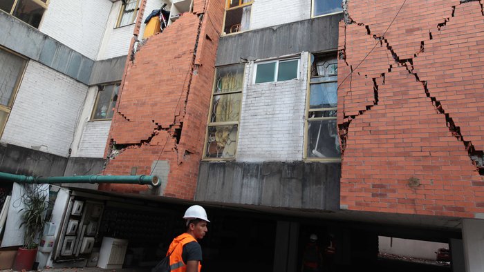 Autoridades mexicanas reanudan labores tras alerta de nuevos sismos