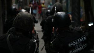Brasil: el ejército detuvo a cinco sospechosos por tiroteos en favela de Río de Janeiro