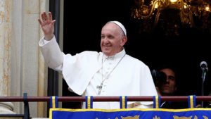 Expresando disculpas por el retraso con el que dio inicio a la misa que estaba programada en Medellín, la tercera ciudad que visita el papa Francisco en Colombia, el Sumo Pontífice aseguró que en el mundo actual, 