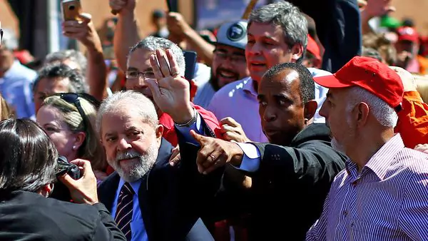 El ex presidente Luiz Inácio Lula da Silva, condenado en julio a nueve años y medio cárcel, declaró el miércoles en la localidad brasileña de Curitiba ante el juez Sergio Moro