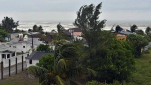 Huracán Katia tocó tierra en el estado mexicano de Veracruz y se debilitó a categoría 1