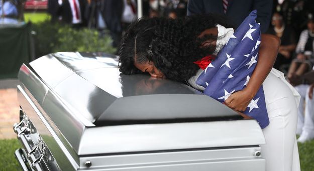Trump "me hizo llorar", afirma la viuda del soldado de EEUU muerto en Níger