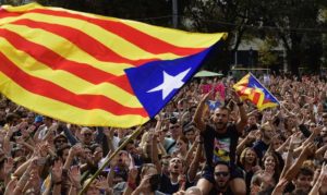 El Gobierno español ha insistido este viernes en exigir al presidente de la Generalitat, Carles Puigdemont, que confirme si declaró el pasado martes la independencia de Cataluña o no