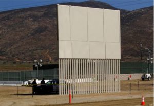 Trump reveló prototipos del muro que construirá en la frontera con México