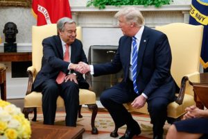 El presidente de Estados Unidos, Donald Trump,recibió en la Casa Blanca el viernes al secretario general, Antonio Guterres, no sólo para elogiar su trabajo sino para reconocer nuevamente que la ONU 