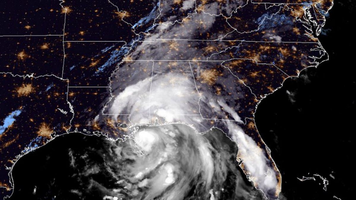 Huracán Nate se convierte en tormenta tropical al llegar a Missisipi