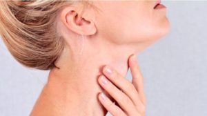 ¿Por qué hombres y mujeres son afectados por la tiroiditis?