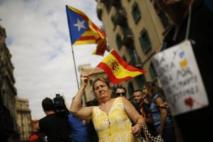 Cataluña: Protestan contra actuación policial en referéndum