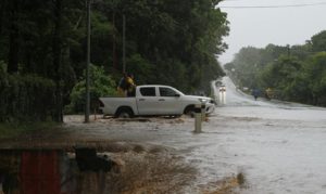 El paso de la tormenta tropical por Nicaragua ha dejado a 12 personas muertas, informó la Asociación Civil Cuerpo de Bomberos Voluntarios 