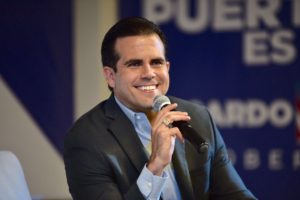 Puerto Rico: gobernador anuncia que personas sin plan médico podrán adquirir medicamentos gratis