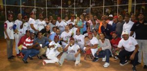 Santo Domingo RD.-El equipo del Codia conquistó la corona de campeón en la categoría Master tras derrotar a La Familia con anotación de 5-2  