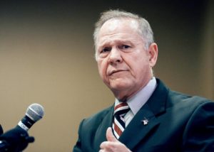 El juez Roy Moore, candidato republicano al Senado por Alabama, aseguró que las acusaciones en su contra por abuso sexual son falsas