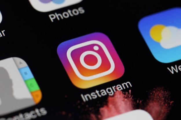 Instagram añadiría la función "repost" y seguimiento de hashtag