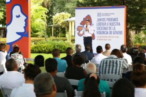 Santo Domingo, República Dominicana.- El procurador general de la República, Jean Rodríguez, durante un encuentro con diferentes sectores de esta provincia para abordar la prevención de la violencia de género