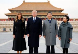 Trump llega a China, la etapa más delicada de su gira asiática