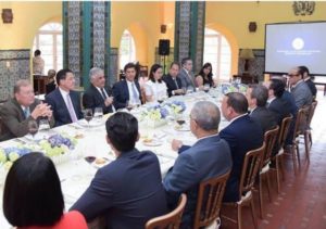 El ministro de Relaciones Exteriores, Miguel Vargas, se reunió este miércoles con líderes empresariales de Santiago, a quienes invitó a ser copartícipes de la estrategia de diplomacia comercial que impulsa la Cancillería 