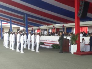 Presidente Medina encabeza graduación de 14 oficiales Academia Naval