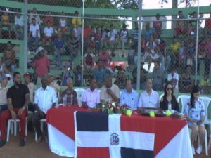 Realizan tradicional encuentro deportivo en Villa La Mata; varias instalaciones son reparadas