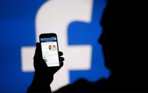 Facebook responde al exejecutivo que afirmó que la compañía 