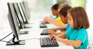 Unicef pide un acceso más seguro de los niños a Internet para cerrar brechas
