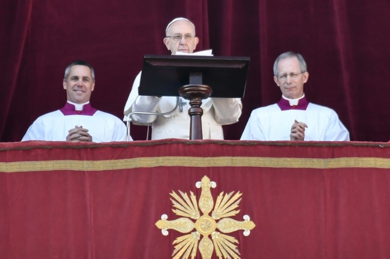 Papa Francisco pide paz en Jerusalén; reza por solución "con dos Estados"