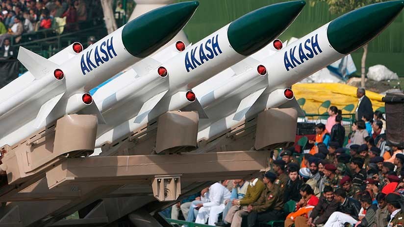 India prueba nueva modificación de su misil antiaéreo Akash